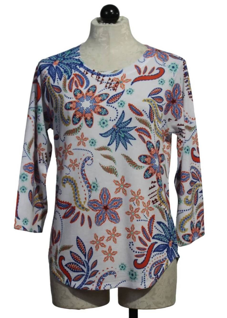 NEW NALLY & MILLIE women's floral crew neck top in multicolor